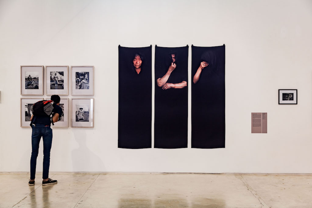 Clausura «Hacia una historia de la mirada», «Fragmentos a su imán» y «Tramas vinculantes» en la Sala Mendoza