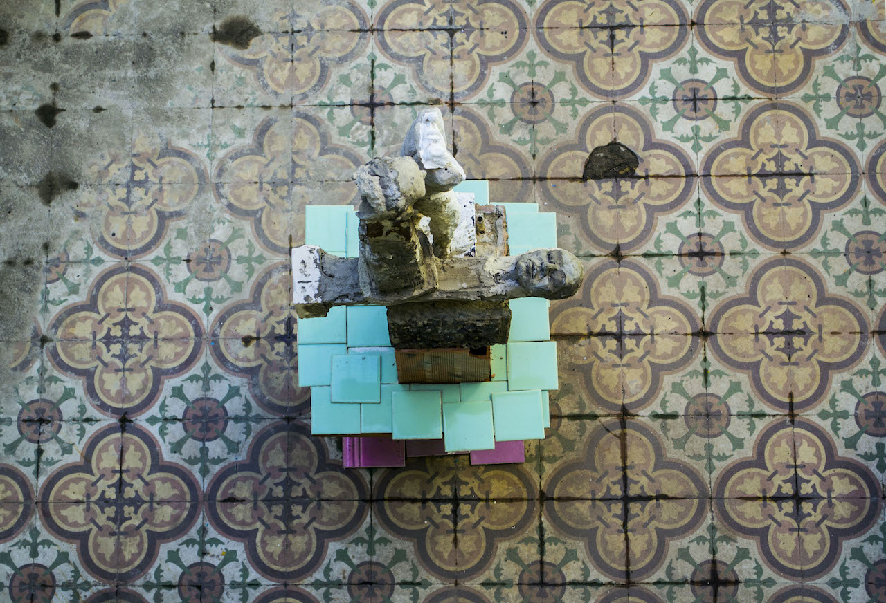 “Confort, Kit de baño y Becerro en el Jardín”. Intervenciones artísticas de Cristiam Muñoz, María Niño, Aureliano Contreras y Fabio Rincones en la Casa Mudéjar