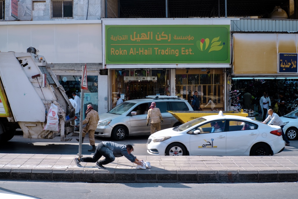 LA ESCUELA___ inaugura sus Aulas con Esvin Alarcón Lam en Venezuela